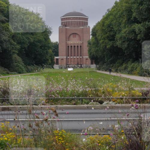 14.09.2025 - Stadtparktriathlon Michael Burmester http://msf.ph/oto/8901021 14.09.2025 09:22:24 Radfahren 348, 361, 367, 392, 398, 466, 487 meine-sportfotos.de