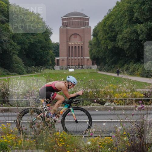 14.09.2025 - Stadtparktriathlon Michael Burmester http://msf.ph/oto/8901030 14.09.2025 09:22:31 Radfahren 367, 376, 418, 435, 437, 466 meine-sportfotos.de