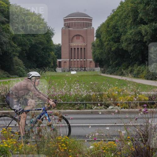 14.09.2025 - Stadtparktriathlon Michael Burmester http://msf.ph/oto/8901124 14.09.2025 09:23:15 Radfahren 312, 402, 408, 416, 434, 446, 484, 501 meine-sportfotos.de