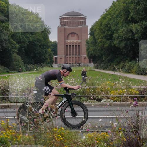 14.09.2025 - Stadtparktriathlon Michael Burmester http://msf.ph/oto/8901360 14.09.2025 09:24:32 Radfahren 317, 378, 405, 465, 476 meine-sportfotos.de