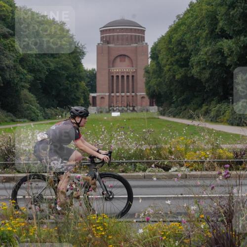 14.09.2025 - Stadtparktriathlon Michael Burmester http://msf.ph/oto/8901408 14.09.2025 09:24:53 Radfahren 332, 387, 440, 474 meine-sportfotos.de
