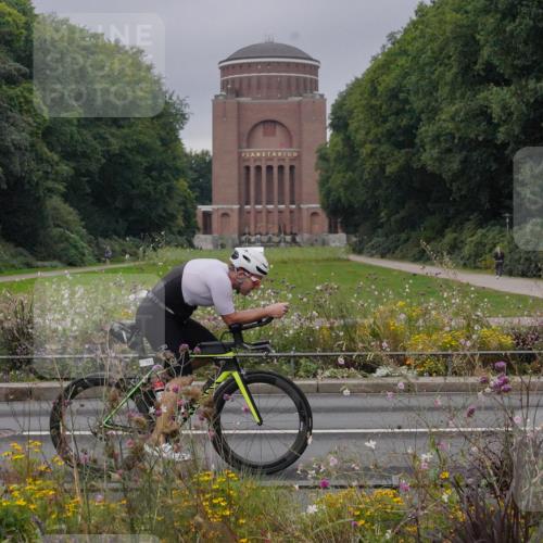 14.09.2025 - Stadtparktriathlon Michael Burmester http://msf.ph/oto/8901454 14.09.2025 09:25:19 Radfahren 322, 397, 468, 475, 493, 502 meine-sportfotos.de
