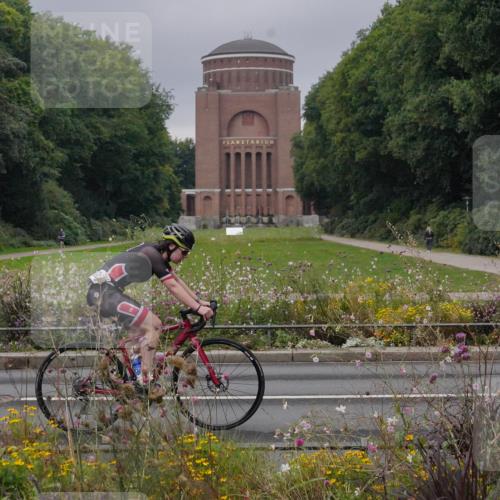 14.09.2025 - Stadtparktriathlon Michael Burmester http://msf.ph/oto/8901496 14.09.2025 09:25:30 Radfahren 316, 322, 422, 425, 431, 452, 475, 481, 499 meine-sportfotos.de