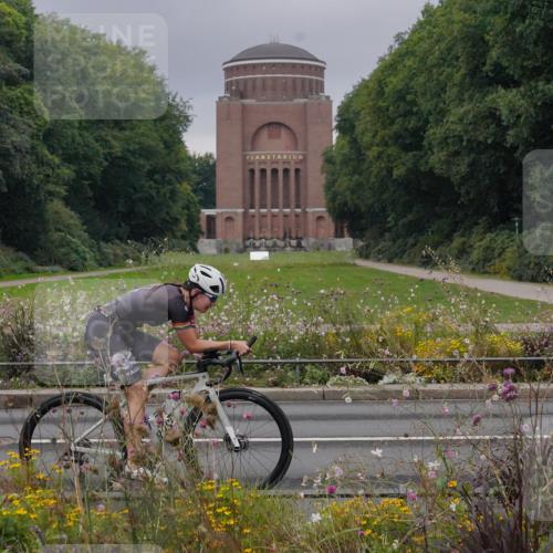 14.09.2025 - Stadtparktriathlon Michael Burmester http://msf.ph/oto/8901572 14.09.2025 09:26:00 Radfahren 454, 455, 471, 482 meine-sportfotos.de