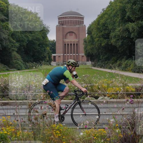 14.09.2025 - Stadtparktriathlon Michael Burmester http://msf.ph/oto/8901657 14.09.2025 09:26:31 Radfahren 306, 320, 356, 381, 389, 419, 439, 447, 472, 486, 495 meine-sportfotos.de