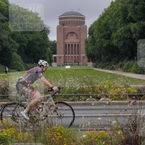 14.09.2025 - Stadtparktriathlon Michael Burmester http://msf.ph/oto/8901698 14.09.2025 09:26:46 Radfahren 302, 338, 442, 456, 479 meine-sportfotos.de