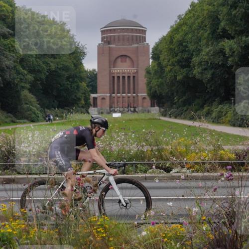 14.09.2025 - Stadtparktriathlon Michael Burmester http://msf.ph/oto/8901723 14.09.2025 09:27:01 Radfahren 477, 492, 497, 503 meine-sportfotos.de