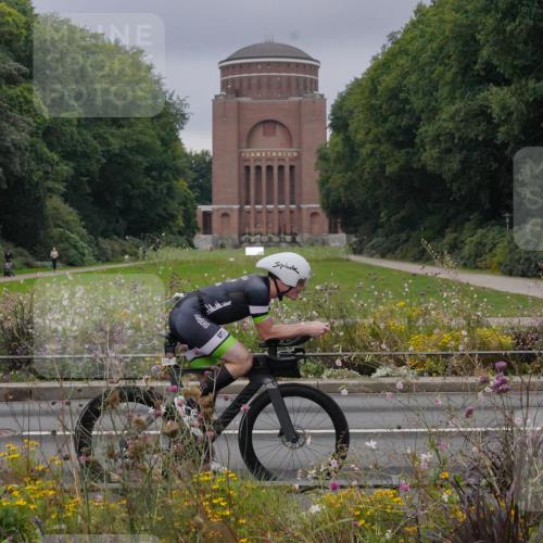 14.09.2025 - Stadtparktriathlon Michael Burmester http://msf.ph/oto/8901768 14.09.2025 09:27:39 Radfahren 379, 380, 386, 401, 404, 445, 467, 506 meine-sportfotos.de