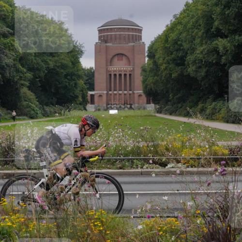 14.09.2025 - Stadtparktriathlon Michael Burmester http://msf.ph/oto/8901774 14.09.2025 09:27:44 Radfahren 379, 380, 386, 401, 404, 445, 506 meine-sportfotos.de