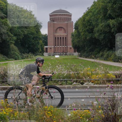 14.09.2025 - Stadtparktriathlon Michael Burmester http://msf.ph/oto/8901812 14.09.2025 09:28:15 Radfahren 327, 383, 393, 498 meine-sportfotos.de