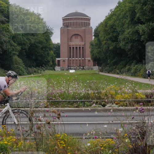 14.09.2025 - Stadtparktriathlon Michael Burmester http://msf.ph/oto/8901868 14.09.2025 09:28:48 Radfahren 398, 410 meine-sportfotos.de