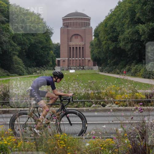 14.09.2025 - Stadtparktriathlon Michael Burmester http://msf.ph/oto/8901950 14.09.2025 09:29:35 Radfahren 418, 437, 460 meine-sportfotos.de