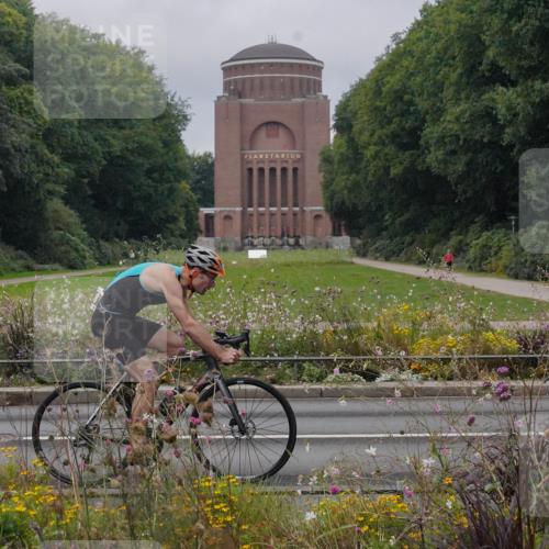 14.09.2025 - Stadtparktriathlon Michael Burmester http://msf.ph/oto/8901953 14.09.2025 09:29:36 Radfahren 418, 436, 437, 460 meine-sportfotos.de