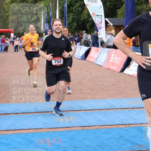 14.09.2025 - Airport Race Strokosch-Dieckow http://msf.ph/oto/8902120 14.09.2025 12:35:16 Ziel 71, 237, 280, 606, 631, 652, 677, 752, 840, 1143, 1152, 1291, 1498, 1817, 1836, 4110 meine-sportfotos.de