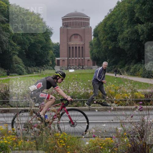 14.09.2025 - Stadtparktriathlon Michael Burmester http://msf.ph/oto/8902259 14.09.2025 09:32:30 Radfahren 387, 499 meine-sportfotos.de