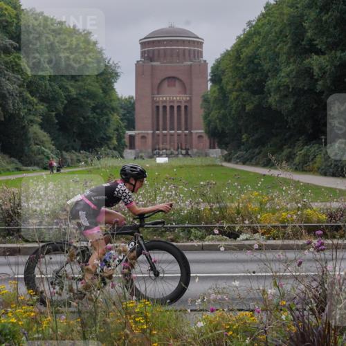 14.09.2025 - Stadtparktriathlon Michael Burmester http://msf.ph/oto/8902311 14.09.2025 09:33:51 Radfahren 379, 439, 442, 473 meine-sportfotos.de