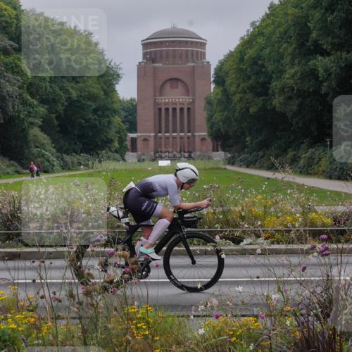 14.09.2025 - Stadtparktriathlon Michael Burmester http://msf.ph/oto/8902319 14.09.2025 09:33:54 Radfahren 379, 439, 442, 473, 503 meine-sportfotos.de