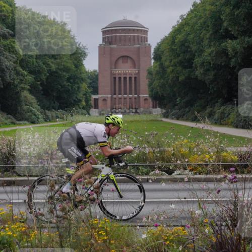 14.09.2025 - Stadtparktriathlon Michael Burmester http://msf.ph/oto/8902343 14.09.2025 09:34:28 Radfahren 380, 401, 404, 479 meine-sportfotos.de