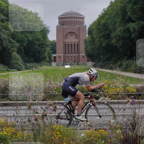 14.09.2025 - Stadtparktriathlon Michael Burmester http://msf.ph/oto/8902358 14.09.2025 09:34:51 Radfahren 383, 386, 393, 438, 477, 492 meine-sportfotos.de