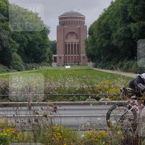 14.09.2025 - Stadtparktriathlon Michael Burmester http://msf.ph/oto/8902370 14.09.2025 09:35:11 Radfahren 400, 430, 445, 456, 494, 506 meine-sportfotos.de