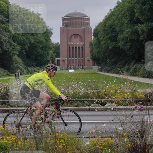14.09.2025 - Stadtparktriathlon Michael Burmester http://msf.ph/oto/8902376 14.09.2025 09:35:20 Radfahren 398, 430, 494 meine-sportfotos.de