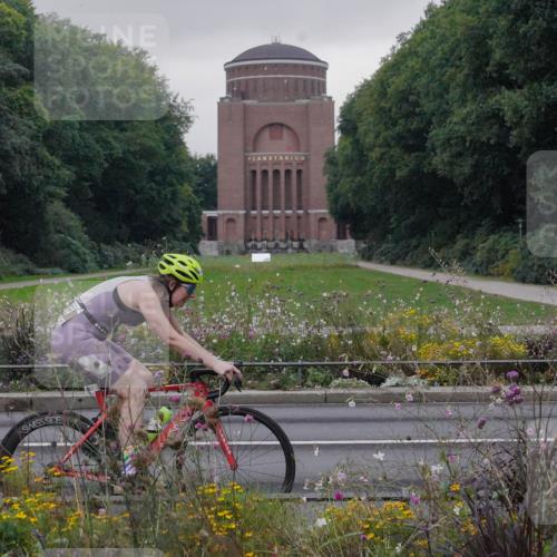 14.09.2025 - Stadtparktriathlon Michael Burmester http://msf.ph/oto/8902539 14.09.2025 09:43:50 Radfahren 467 meine-sportfotos.de