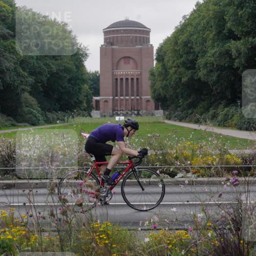 14.09.2025 - Stadtparktriathlon Michael Burmester http://msf.ph/oto/8902560 14.09.2025 09:46:06 Radfahren 423, 549 meine-sportfotos.de