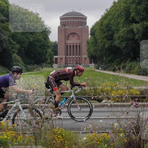 14.09.2025 - Stadtparktriathlon Michael Burmester http://msf.ph/oto/8902606 14.09.2025 09:48:13 Radfahren 442, 548, 564 meine-sportfotos.de