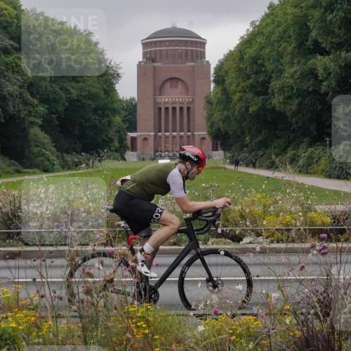 14.09.2025 - Stadtparktriathlon Michael Burmester http://msf.ph/oto/8902618 14.09.2025 09:48:52 Radfahren 452, 554 meine-sportfotos.de