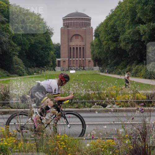 14.09.2025 - Stadtparktriathlon Michael Burmester http://msf.ph/oto/8902638 14.09.2025 09:50:20 Radfahren 492, 506 meine-sportfotos.de