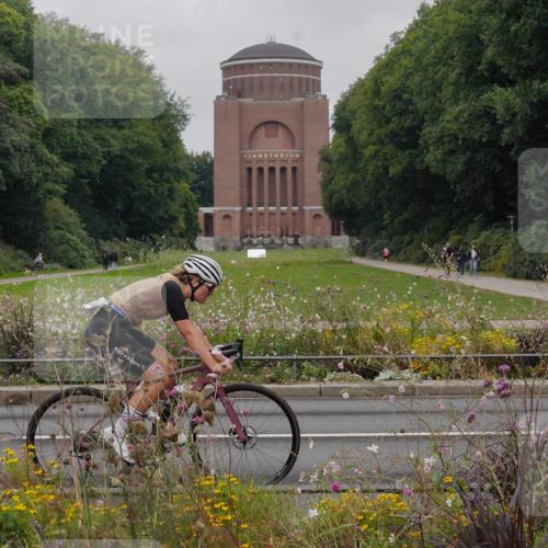 14.09.2025 - Stadtparktriathlon Michael Burmester http://msf.ph/oto/8902740 14.09.2025 09:54:28 Radfahren 548, 575, 660 meine-sportfotos.de