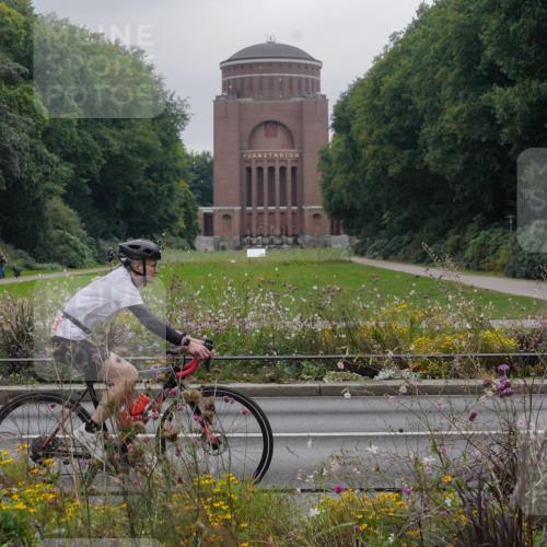 14.09.2025 - Stadtparktriathlon Michael Burmester http://msf.ph/oto/8903000 14.09.2025 10:05:07 Radfahren 527, 536 meine-sportfotos.de