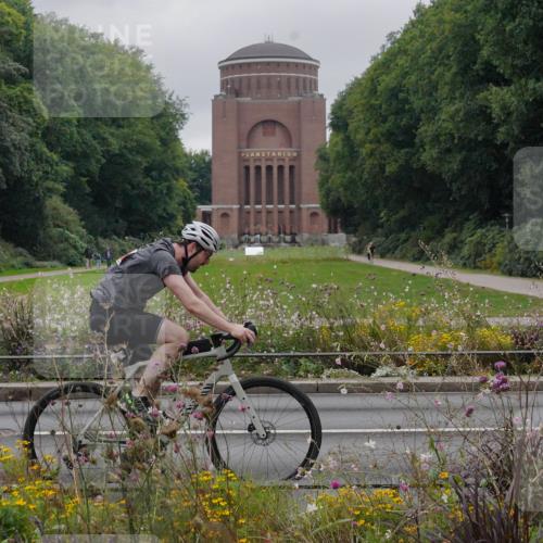 14.09.2025 - Stadtparktriathlon Michael Burmester http://msf.ph/oto/8903070 14.09.2025 10:08:26 Radfahren 618 meine-sportfotos.de