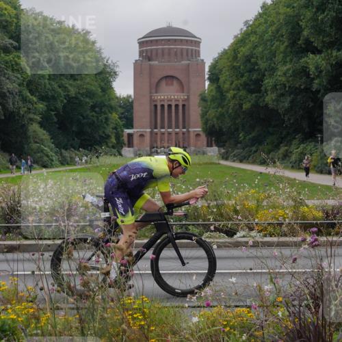 14.09.2025 - Stadtparktriathlon Michael Burmester http://msf.ph/oto/8903078 14.09.2025 10:08:51 Radfahren 550, 576, 587, 593 meine-sportfotos.de