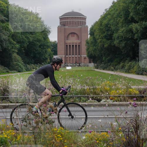 14.09.2025 - Stadtparktriathlon Michael Burmester http://msf.ph/oto/8903089 14.09.2025 10:09:19 Radfahren 518, 595, 597, 606 meine-sportfotos.de