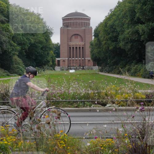 14.09.2025 - Stadtparktriathlon Michael Burmester http://msf.ph/oto/8903131 14.09.2025 10:11:15 Radfahren 528, 533, 568 meine-sportfotos.de