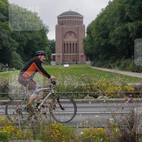14.09.2025 - Stadtparktriathlon Michael Burmester http://msf.ph/oto/8903142 14.09.2025 10:11:56 Radfahren 539, 549, 558, 611 meine-sportfotos.de