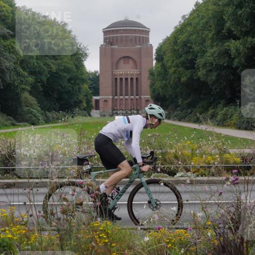 14.09.2025 - Stadtparktriathlon Michael Burmester http://msf.ph/oto/8903145 14.09.2025 10:12:33 Radfahren 563 meine-sportfotos.de
