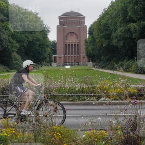14.09.2025 - Stadtparktriathlon Michael Burmester http://msf.ph/oto/8903165 14.09.2025 10:14:29 Radfahren 511, 517, 590 meine-sportfotos.de
