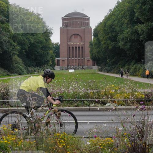 14.09.2025 - Stadtparktriathlon Michael Burmester http://msf.ph/oto/8903175 14.09.2025 10:15:11 Radfahren 541, 567, 575, 593, 597, 604, 605 meine-sportfotos.de