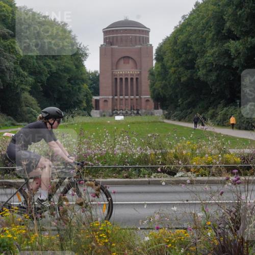 14.09.2025 - Stadtparktriathlon Michael Burmester http://msf.ph/oto/8903178 14.09.2025 10:15:16 Radfahren 567, 593, 597, 605 meine-sportfotos.de