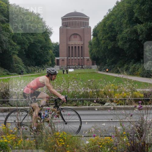14.09.2025 - Stadtparktriathlon Michael Burmester http://msf.ph/oto/8903189 14.09.2025 10:16:12 Radfahren 537, 542, 587, 618, 624, 642, 681 meine-sportfotos.de