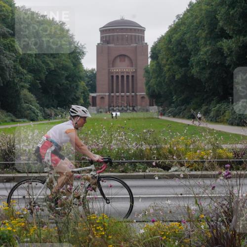 14.09.2025 - Stadtparktriathlon Michael Burmester http://msf.ph/oto/8903211 14.09.2025 10:17:57 Radfahren 523, 606, 676 meine-sportfotos.de