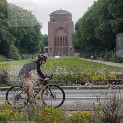 14.09.2025 - Stadtparktriathlon Michael Burmester http://msf.ph/oto/8903227 14.09.2025 10:19:09 Radfahren 530, 581, 617, 651, 665, 693, 695 meine-sportfotos.de