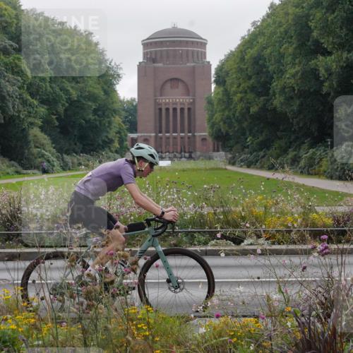 14.09.2025 - Stadtparktriathlon Michael Burmester http://msf.ph/oto/8903236 14.09.2025 10:19:51 Radfahren 534, 563, 633 meine-sportfotos.de