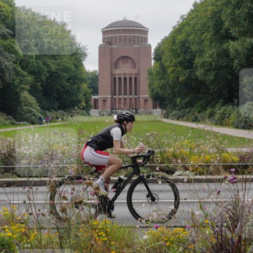 14.09.2025 - Stadtparktriathlon Michael Burmester http://msf.ph/oto/8903262 14.09.2025 10:21:15 Radfahren 524, 566, 648 meine-sportfotos.de