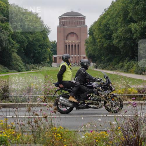 14.09.2025 - Stadtparktriathlon Michael Burmester http://msf.ph/oto/8903277 14.09.2025 10:22:03 Radfahren 527, 699, 717 meine-sportfotos.de