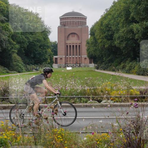 14.09.2025 - Stadtparktriathlon Michael Burmester http://msf.ph/oto/8903285 14.09.2025 10:22:24 Radfahren 546, 700, 704, 708 meine-sportfotos.de