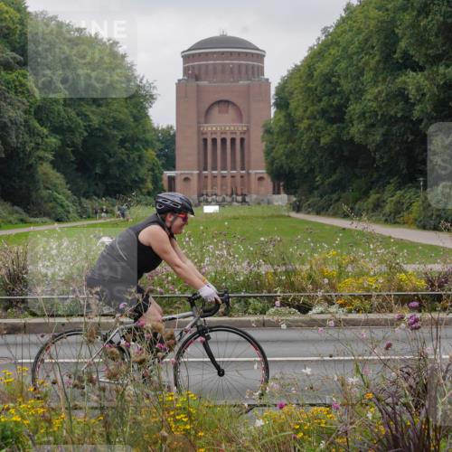 14.09.2025 - Stadtparktriathlon Michael Burmester http://msf.ph/oto/8903287 14.09.2025 10:22:27 Radfahren 546, 700, 704, 708 meine-sportfotos.de