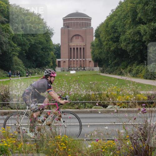 14.09.2025 - Stadtparktriathlon Michael Burmester http://msf.ph/oto/8903297 14.09.2025 10:22:56 Radfahren 556, 591, 654, 716 meine-sportfotos.de